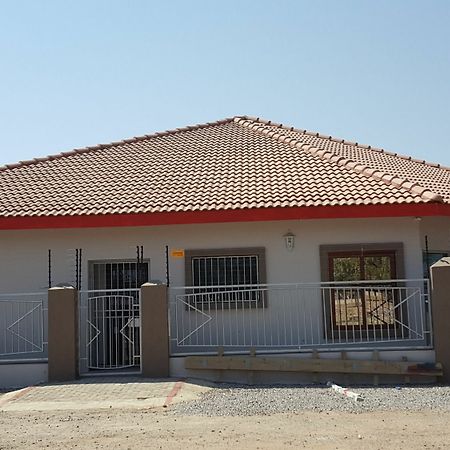 White City Inn Gaborone Esterno foto