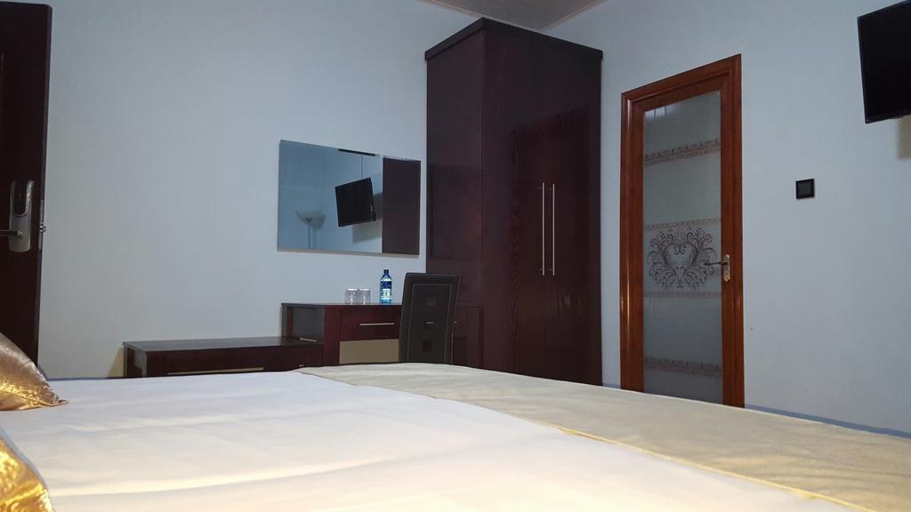 White City Inn Gaborone Esterno foto